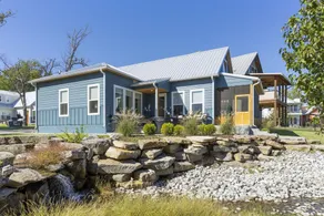 Lakeside Retreat, hot tub & Com Pool, Boat Dock Available - Image 5