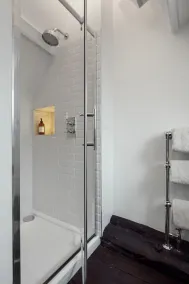 Appartamento-Bagno privato-Rayne Road - Image 3
