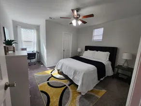 Quiet spacious 1BR Centrally Located w Parking/Washer/Dryer onsite. Hi Sp Wifi! - Image 4