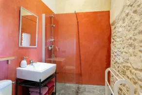 Remarkable architectural countryside appartment with far reaching views and pool - Image 2