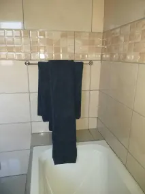 Hulela Guest House - Image 5