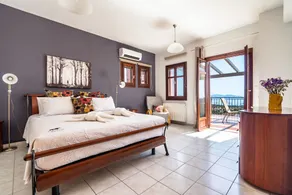 Villa 'Kumusha' with Sea View, Pool, Garden & Wi-Fi - Image 4