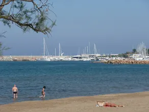 apartamento em L'escala com piscina Zona calma - Image 3