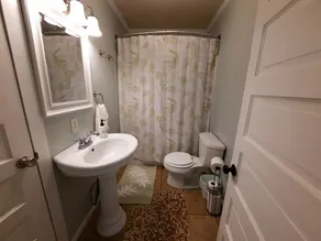120 year old home located in the heart of Mayberry and the Yadkin Wine Valley - Image 2