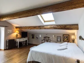 Stunning property between Alpilles and Luberon - Image 5
