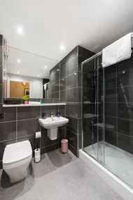 48 Annandale Street  -  Bold, bright child friendly apartment with free parking. - Image 4