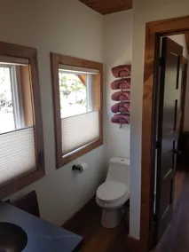 Welcome home!  Warm, rustic luxury chalet near lake, park, playground and trails - Image 3