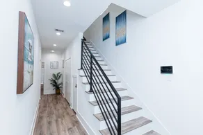 Contemporary Luxe home 10mins from DT Houston - Image 2