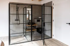 Apartamento de luxo com 4 quartos, ideal para estadias em grupo - Image 4
