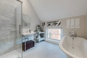 Beautifully cosy 3 bedroom cottage within private grounds - Image 4