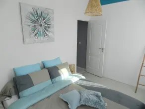 The blue house - Image 4