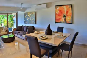 Flamingo Beach Villa - One of Few Renovatd Units- Walk to Beach- Bikes Included - Image 5