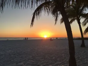 Beachfront, fantastic views, 11th floor, WiFi, super clean, read our reviews! - Image 5