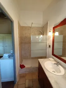 I Provence ejendom bestående af 2 huse med 15+ senge og swimmingpool - Image 5