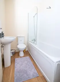 large / very central one bedroom flat! 5 mins to ASDA/Merry Hill Shopping Centre - Image 2