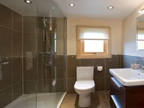 Deluxe Lodge with River view and Garden at Cherbridge Lodges – Riverside lodges - Image 2