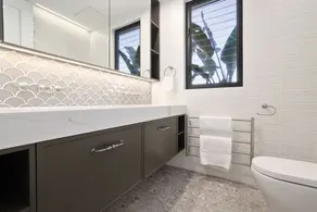 Penthouse Perfection in prestigious Collaroy Basin - Image 4