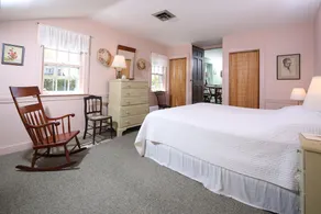 Gracious home 200 yards to private beach - Image 3