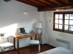 situé dans le vieil Antibes, à 2 pas des commerces, comprenant  2 à 3 couchages - Image 5