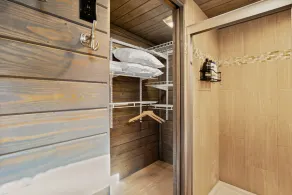 Cabin in Hill Country 1 bed, 1 bath w/ hot tub, gym, sauna, & cold plunge - Image 5