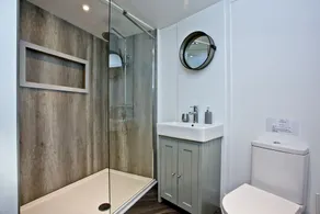 A the family roundhouse that sleeps 6 guests  in 2 bedrooms - Image 5