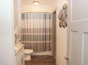 Luxury Downtown Oasis | Fully Disinfected - Image 4