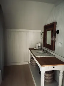 Red River Farmhouse & Yoga Space - Image 4