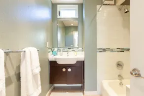 Edge of Ocean House - Image 3
