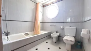 140m2 apartment with lateral sea views D6 - Image 2