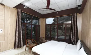 Garden and mountain view villa - Image 4