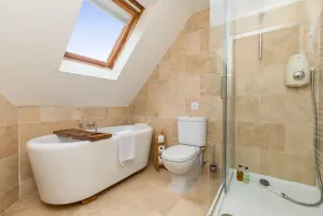 Poundgate Park Holiday House 8 Bedroom in 2 adjoining properties ,1h from London - Image 4