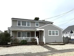 Nice ocean side second floor duplex in Brant Beach, located close to the beach. - Image 2