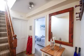 Flip Flops - Three Bedroom Cottage, Sleeps 6 - Image 2