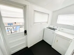 Adorable Bungalow pet friendly, near beach & downtown, free bikes. - Image 2