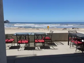 Gorgeous Beachfront Retreat right on the sand - Image 5