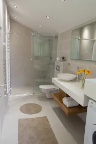 Penthouse apartment with jacuzzi on the terrace - Image 3