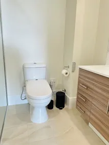 Luxury Apartment with Private Balcony & Parking in Perth CBD. - Image 4