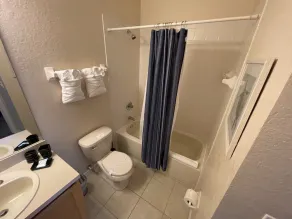 Private End Unit Near Disney - Regal Oaks Resort Pool - Sleeps 8 - Image 5