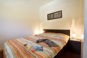 Accès Piscine Intérieure + Bassin pour Enfants | Appart Rustique pour Vacances de Ski - Image 4