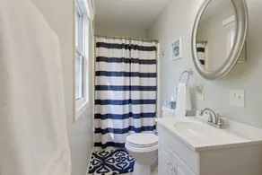AMAZING COVE! 3 Bed/2Ba Lakefront Home - Hot Tub, Smart TVs, EV Charger, Firepit - Image 3