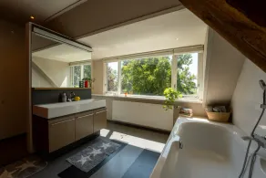 Het Voorhuis van de Oude Boerderij aan de Friese Meren met Eigen Steiger - Image 2