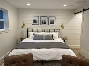 Remodeled Studio Cottage! Walk to Lake and Hiking Trails - Image 4
