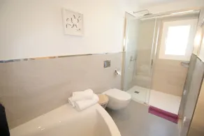 Top-modern,comfortable duplex apartment with large roof terrace 100m to the sea - Image 5