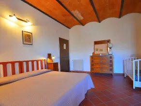Cosy agriturismo in Toscana with outdoor swimming pool - Image 4