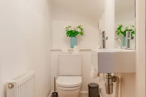 Unique and quirky central apartment with parking - Image 2