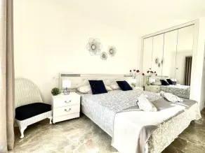 Riviera Beach Apartment - Image 4