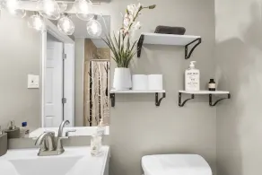 Modern 1-BR Apartment - Image 3