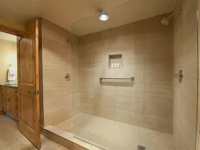 Elégant Condo près des pistes | Piscine extérieure chauffée - Image 3