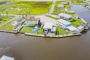 (RV2) Paradise in Sargent. Saltwater canal, minutes to ICW and beach. - Image 4