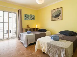Wunderbares  Ferienhaus für 6 Personen mit  W-LAN, privatem Pool, Klimaanlage, TV und Balkon - Image 2